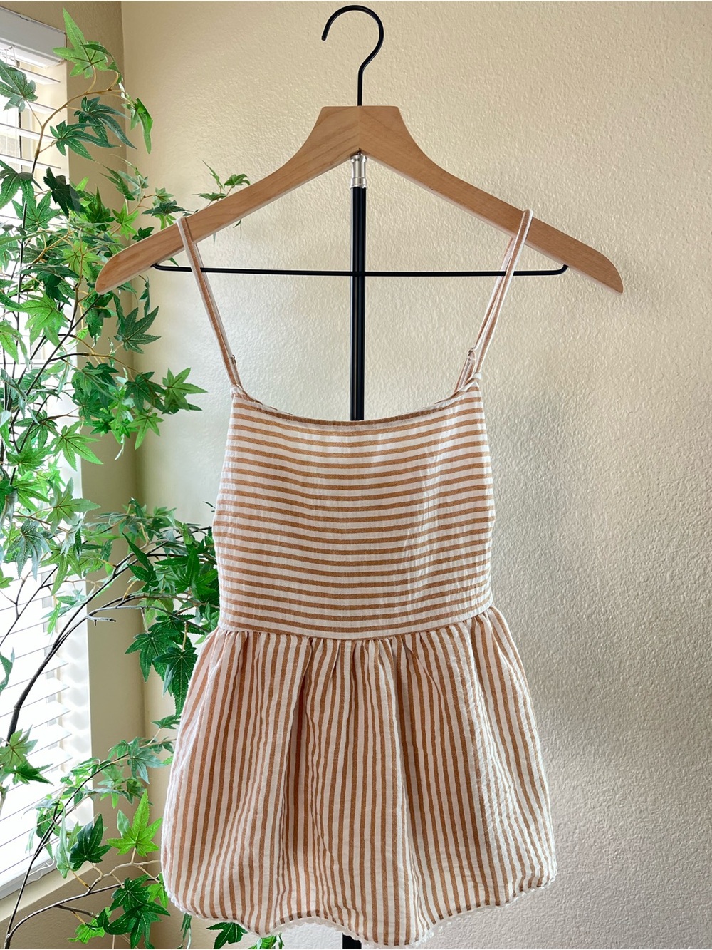 Frankee & Skylar Striped Tie-Back Top 🤎